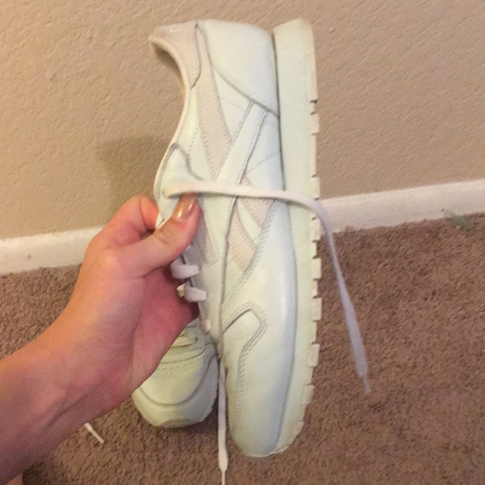 mint green reebok’s